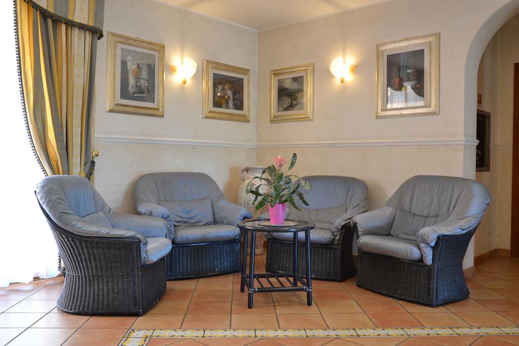 Villa Luigi Hotel & Restaurant Nuova Gestione Villa Rosa Di Martinsicuro Eksteriør bilde