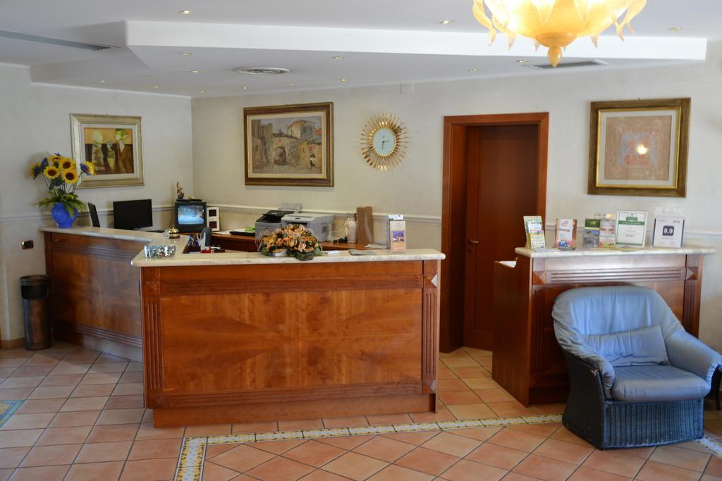 Villa Luigi Hotel & Restaurant Nuova Gestione Villa Rosa Di Martinsicuro Eksteriør bilde