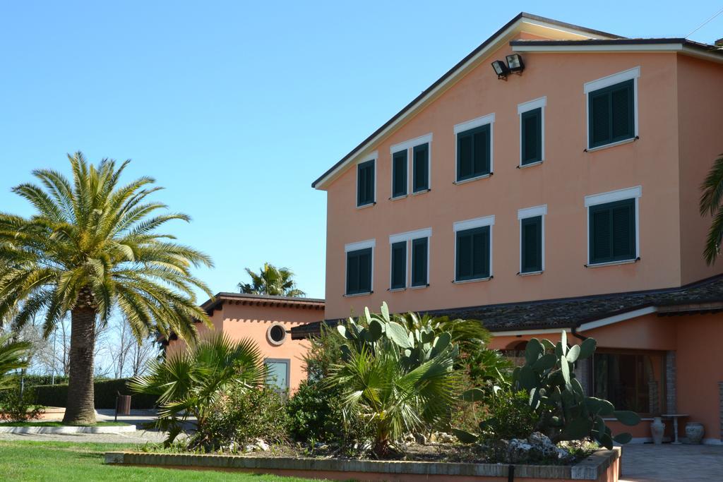 Villa Luigi Hotel & Restaurant Nuova Gestione Villa Rosa Di Martinsicuro Eksteriør bilde