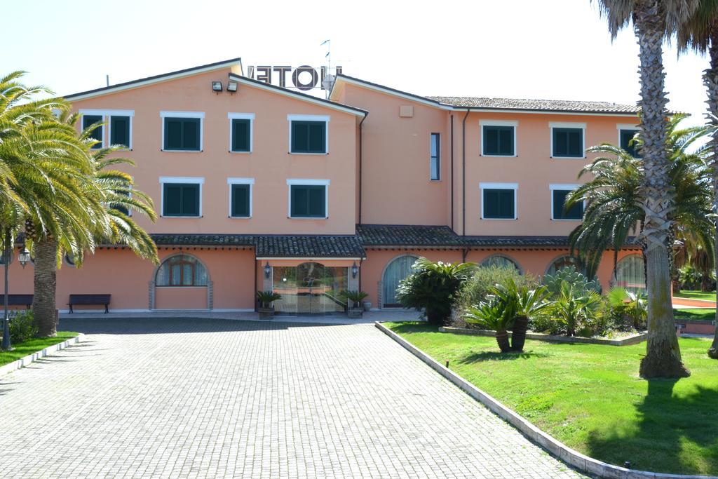 Villa Luigi Hotel & Restaurant Nuova Gestione Villa Rosa Di Martinsicuro Eksteriør bilde