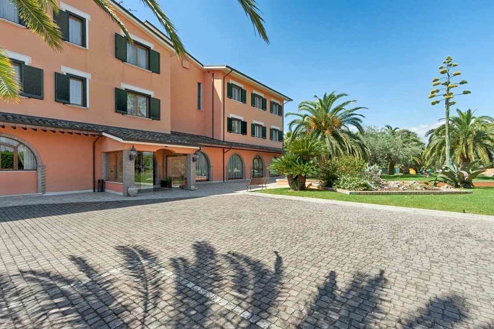 Villa Luigi Hotel & Restaurant Nuova Gestione Villa Rosa Di Martinsicuro Eksteriør bilde