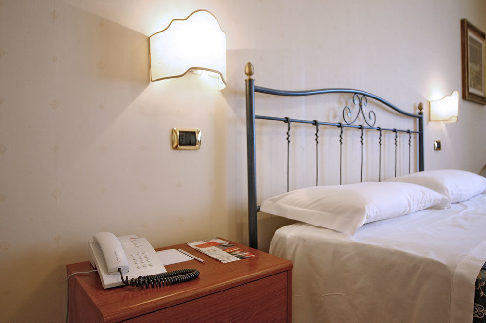 Villa Luigi Hotel & Restaurant Nuova Gestione Villa Rosa Di Martinsicuro Eksteriør bilde