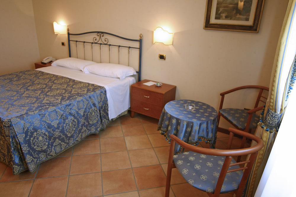 Villa Luigi Hotel & Restaurant Nuova Gestione Villa Rosa Di Martinsicuro Eksteriør bilde