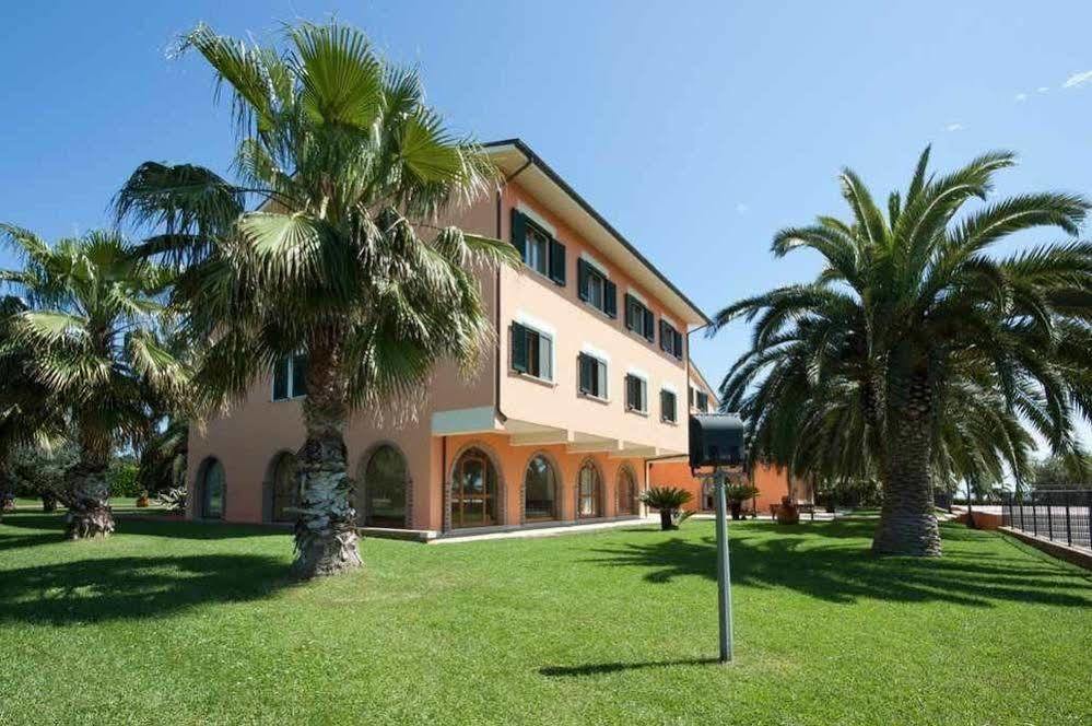 Villa Luigi Hotel & Restaurant Nuova Gestione Villa Rosa Di Martinsicuro Eksteriør bilde