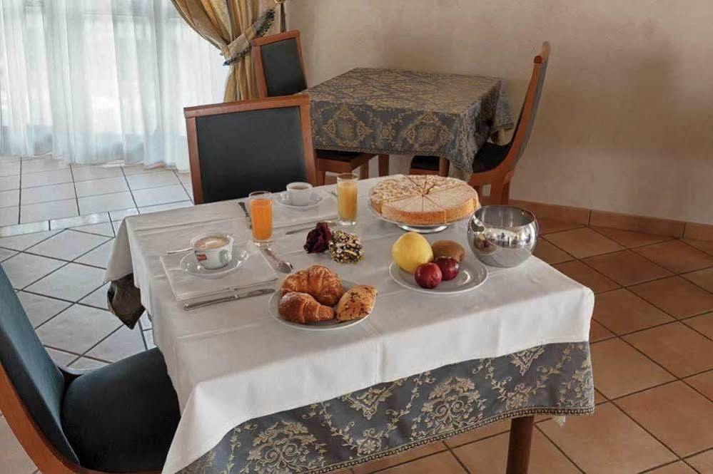 Villa Luigi Hotel & Restaurant Nuova Gestione Villa Rosa Di Martinsicuro Eksteriør bilde