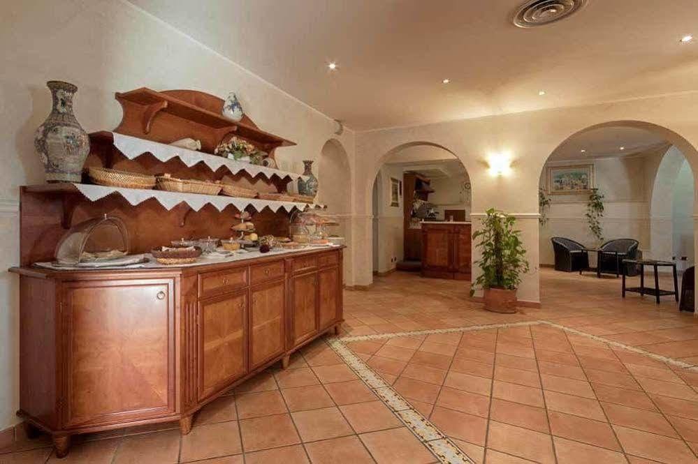 Villa Luigi Hotel & Restaurant Nuova Gestione Villa Rosa Di Martinsicuro Eksteriør bilde