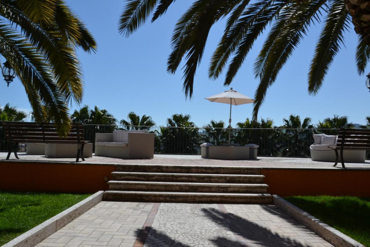 Villa Luigi Hotel & Restaurant Nuova Gestione Villa Rosa Di Martinsicuro Eksteriør bilde
